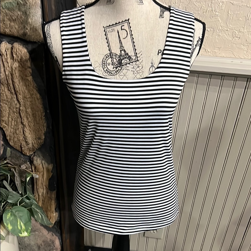 Bar III Black and White Fitted Tank Top